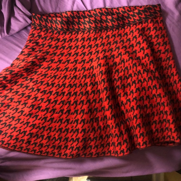 Medium sized - Picture 2 of 2